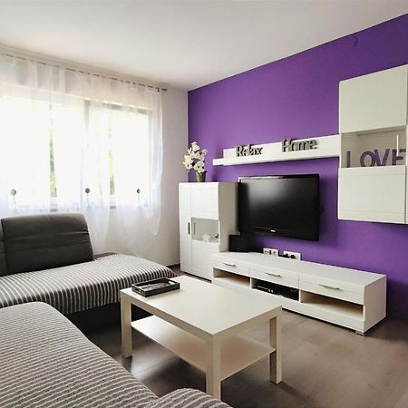 Apartment Jan 2+2 With Balcony Пула Екстериор снимка