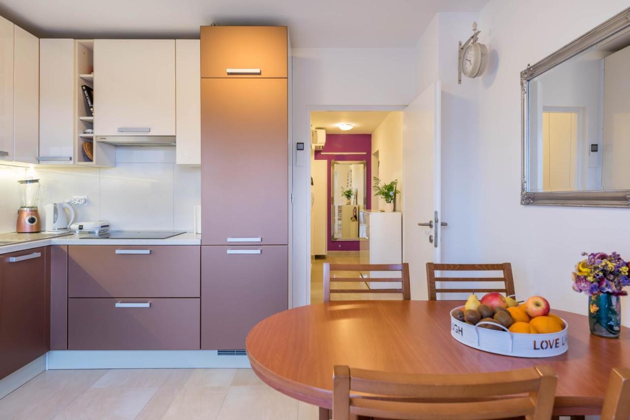 Apartment Jan 2+2 With Balcony Пула Екстериор снимка