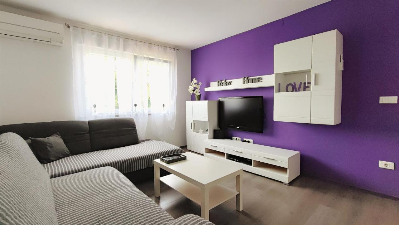 Apartment Jan 2+2 With Balcony Пула Екстериор снимка