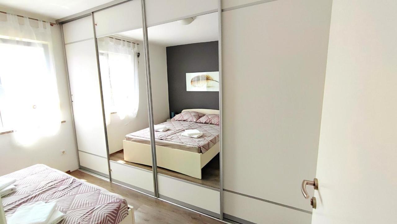 Apartment Jan 2+2 With Balcony Пула Екстериор снимка