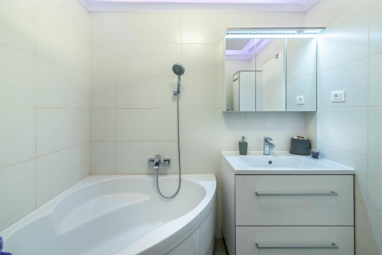 Apartment Jan 2+2 With Balcony Пула Екстериор снимка